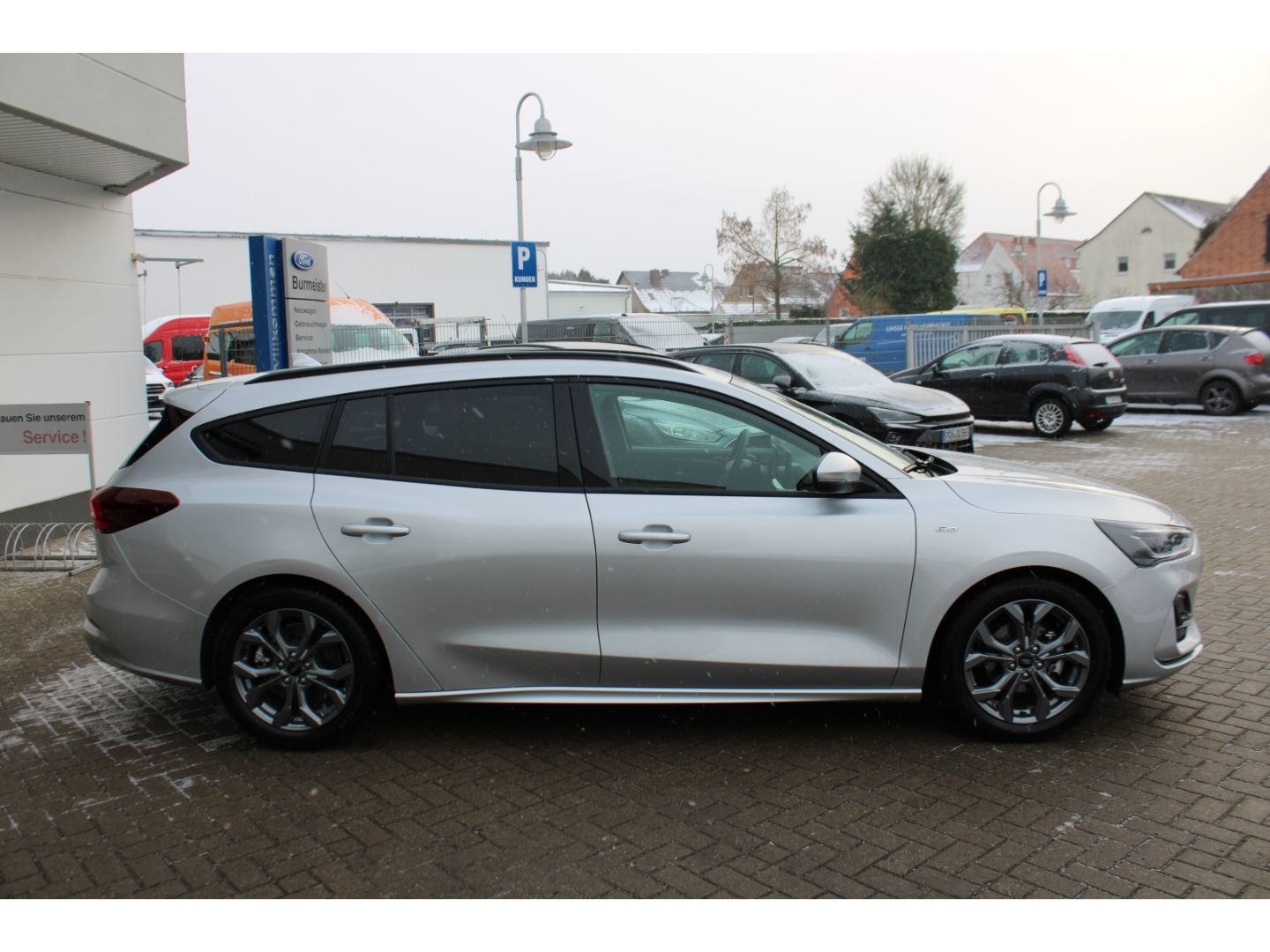 Fahrzeugabbildung Ford Focus Turnier ST-Line ACC LED TWA Navi DAB GJR R