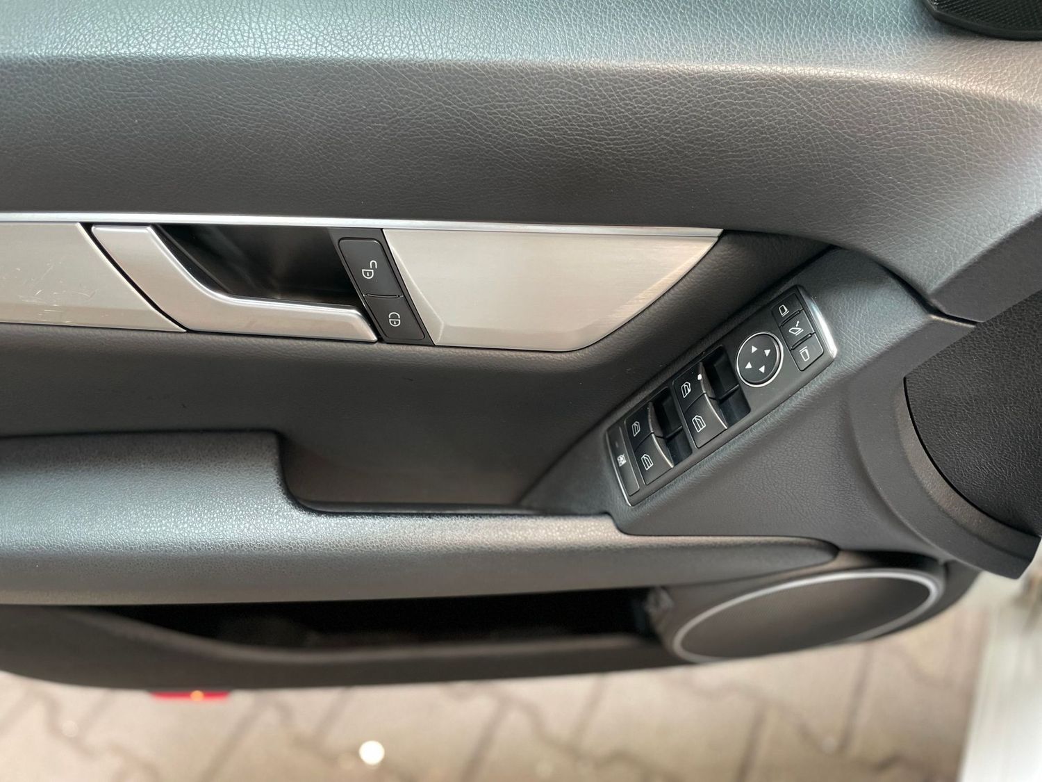 Fahrzeugabbildung Mercedes-Benz C 200 T CGI BlueEfficiency #Tempomat#PDC#Navi
