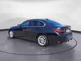 BMW 330i xDrive Automatic M Sportpaket Innovationsp. - BMW 330 mit Benzin-Antrieb: Scheckheftgepflegt, Limousine