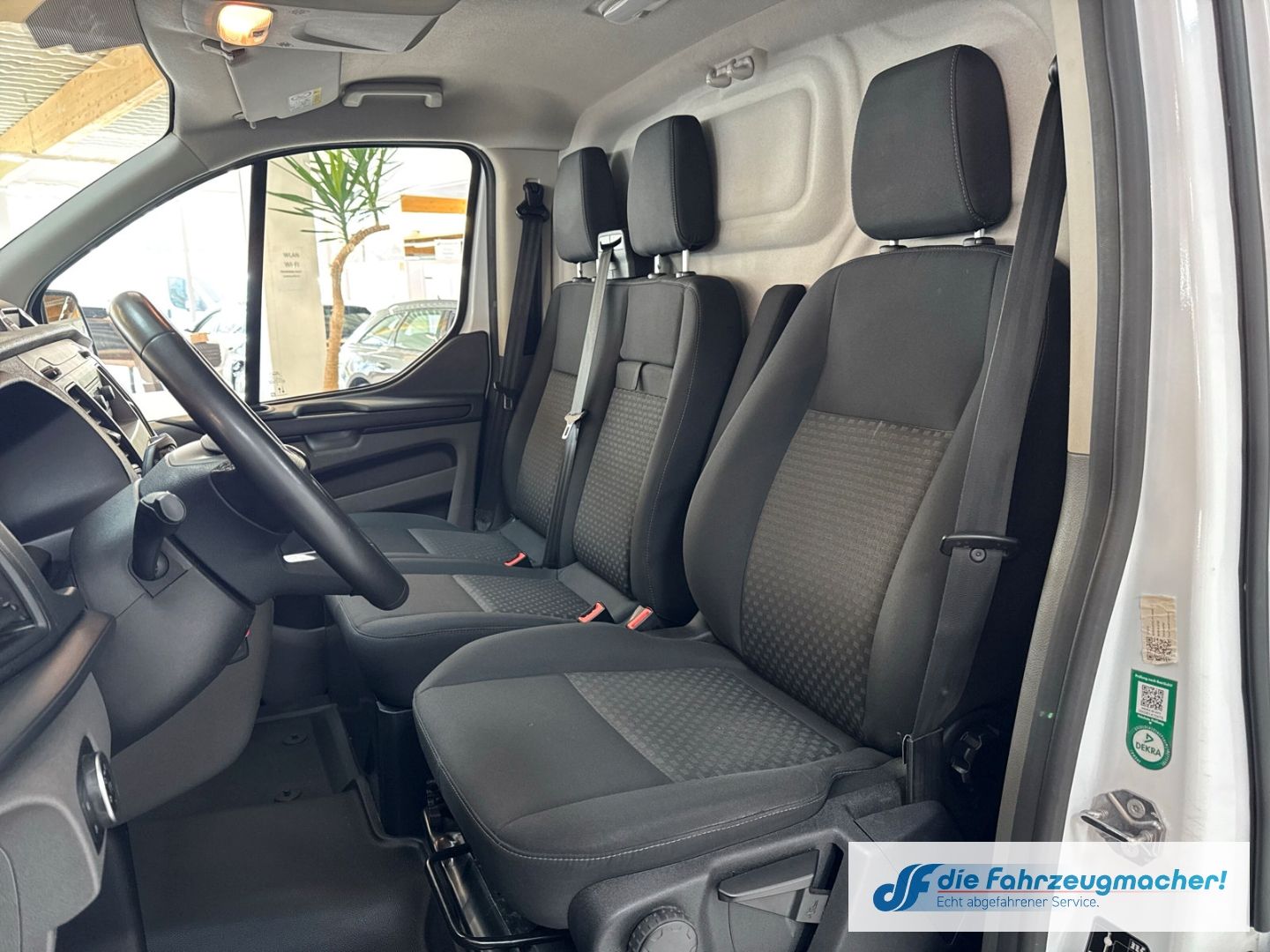 Fahrzeugabbildung Ford Transit Custom Kasten 320 L2 Trend DAB Notbremsa