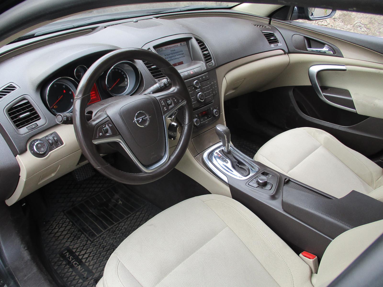 Opel Insignia 2010 — photo 12