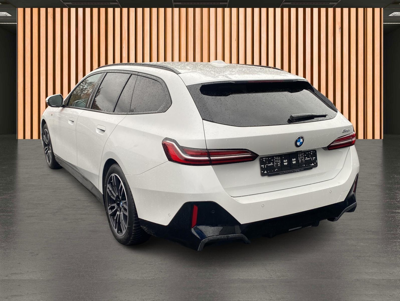 BMW 520 iA M Sport*Standheizung*Anhängerkupplung