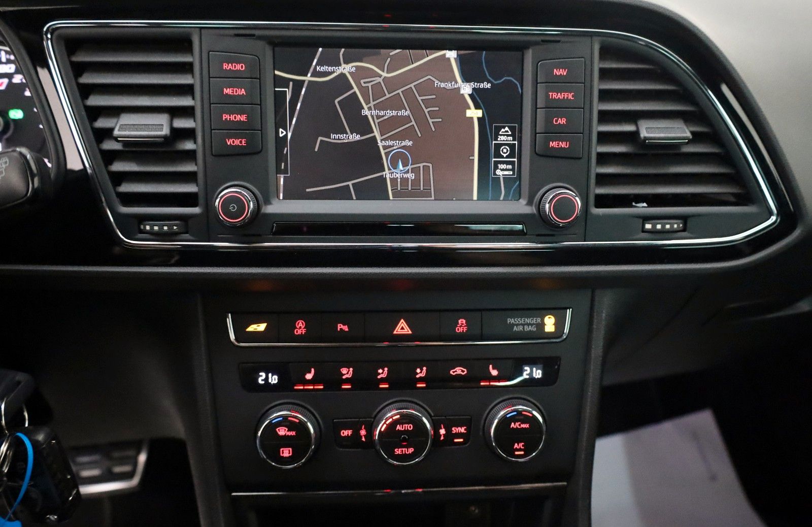 Fahrzeugabbildung SEAT Leon Cupra 265 T.Leder,Navi,LED,Kamera,Apple Car