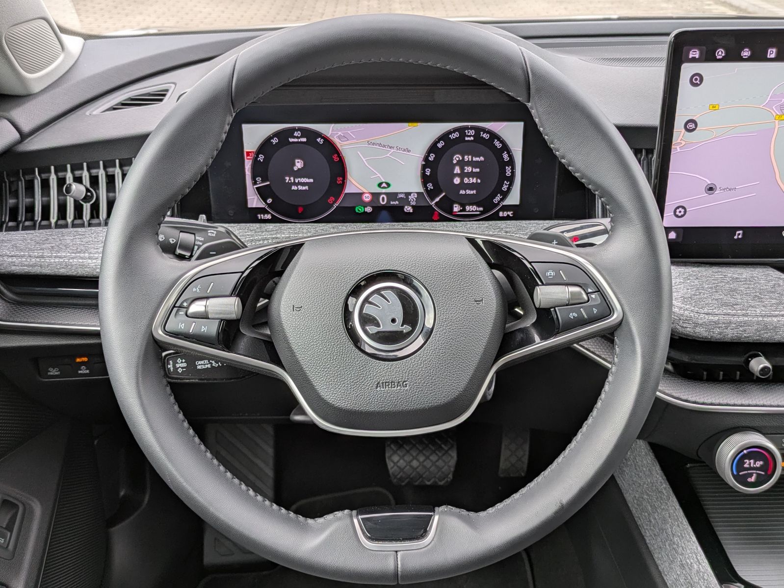 Fahrzeugabbildung SKODA Superb 2.0 TDI 4x4 Selection MATRIX*AHK*5J GAR.