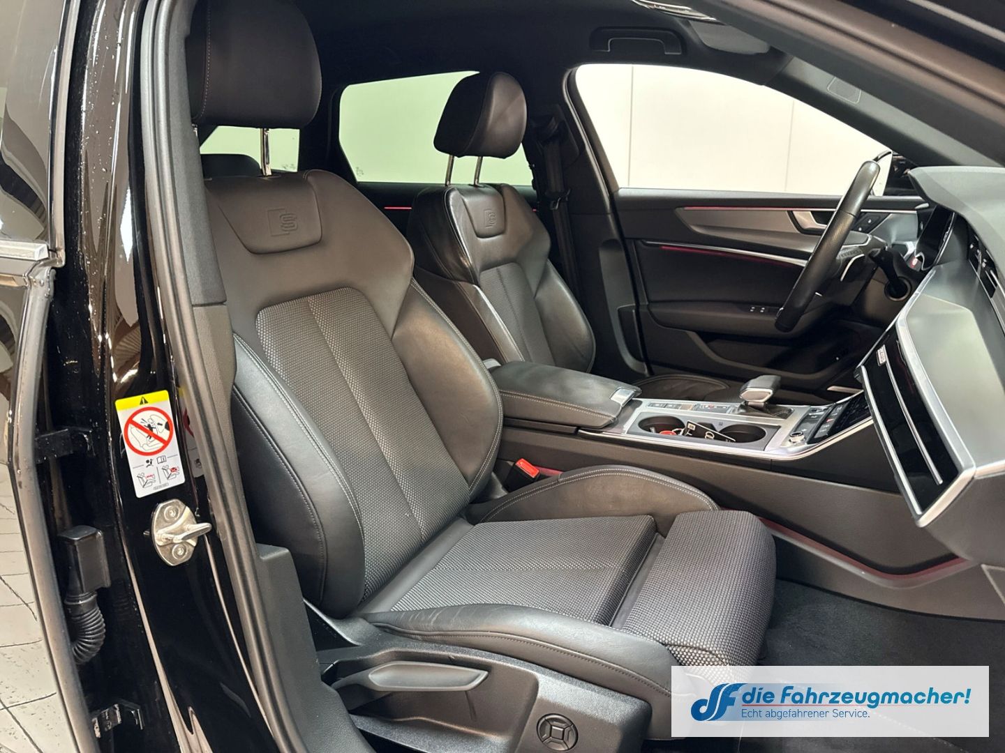 Fahrzeugabbildung Audi A6 Avant 40 TDI quattro sport S-line Sportpaket