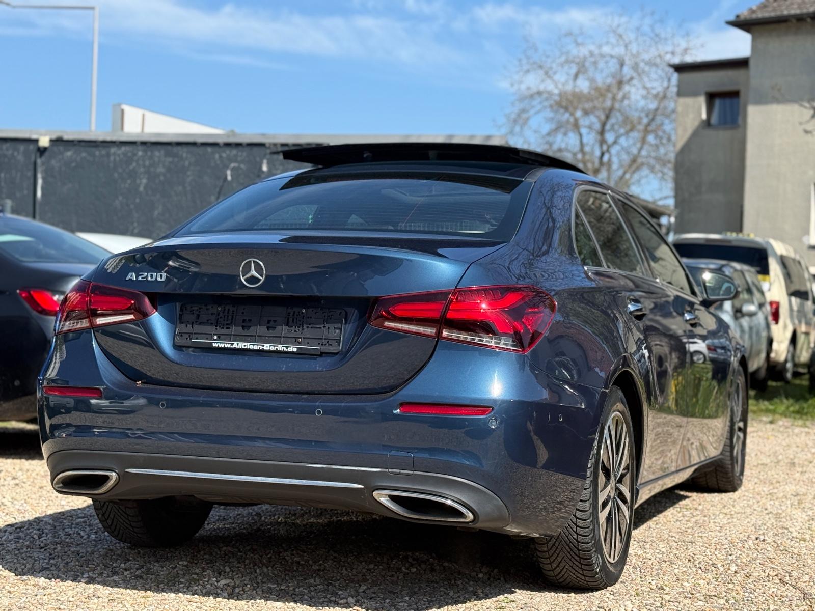 Mercedes-Benz A 200 A Limousine PANO/KAMERA/MULTIBEAM