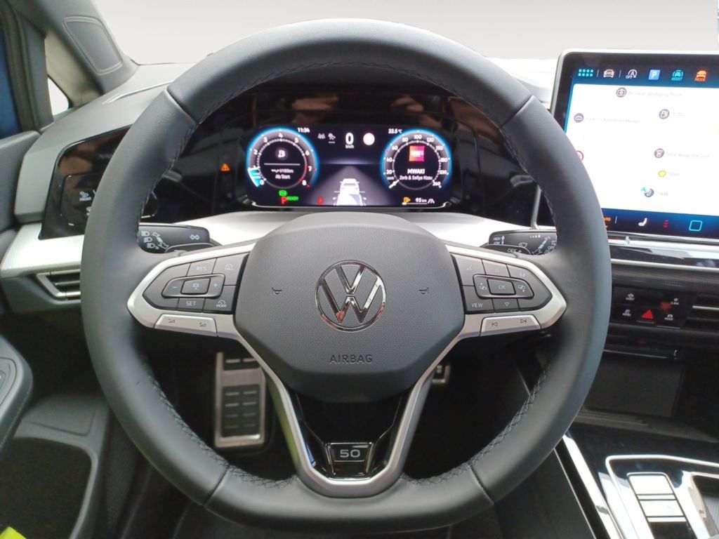 Fahrzeugabbildung Volkswagen Golf 1.5 eTSI DSG Edition 50 AHZV, DCC, HuD