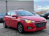 Hyundai i20 Automatik/Navi/TÜV neu/5-türig/Klima/SHZ/ZV - Hyundai i20 Gebrauchtwagen in Köln