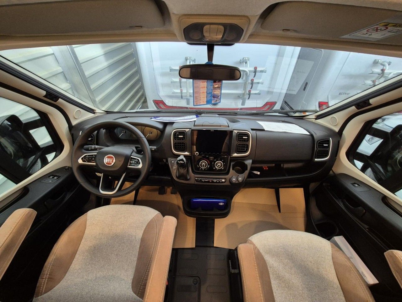 Fahrzeugabbildung LMC Cruiser V 646 G Automatik Radio DAB/Navigation