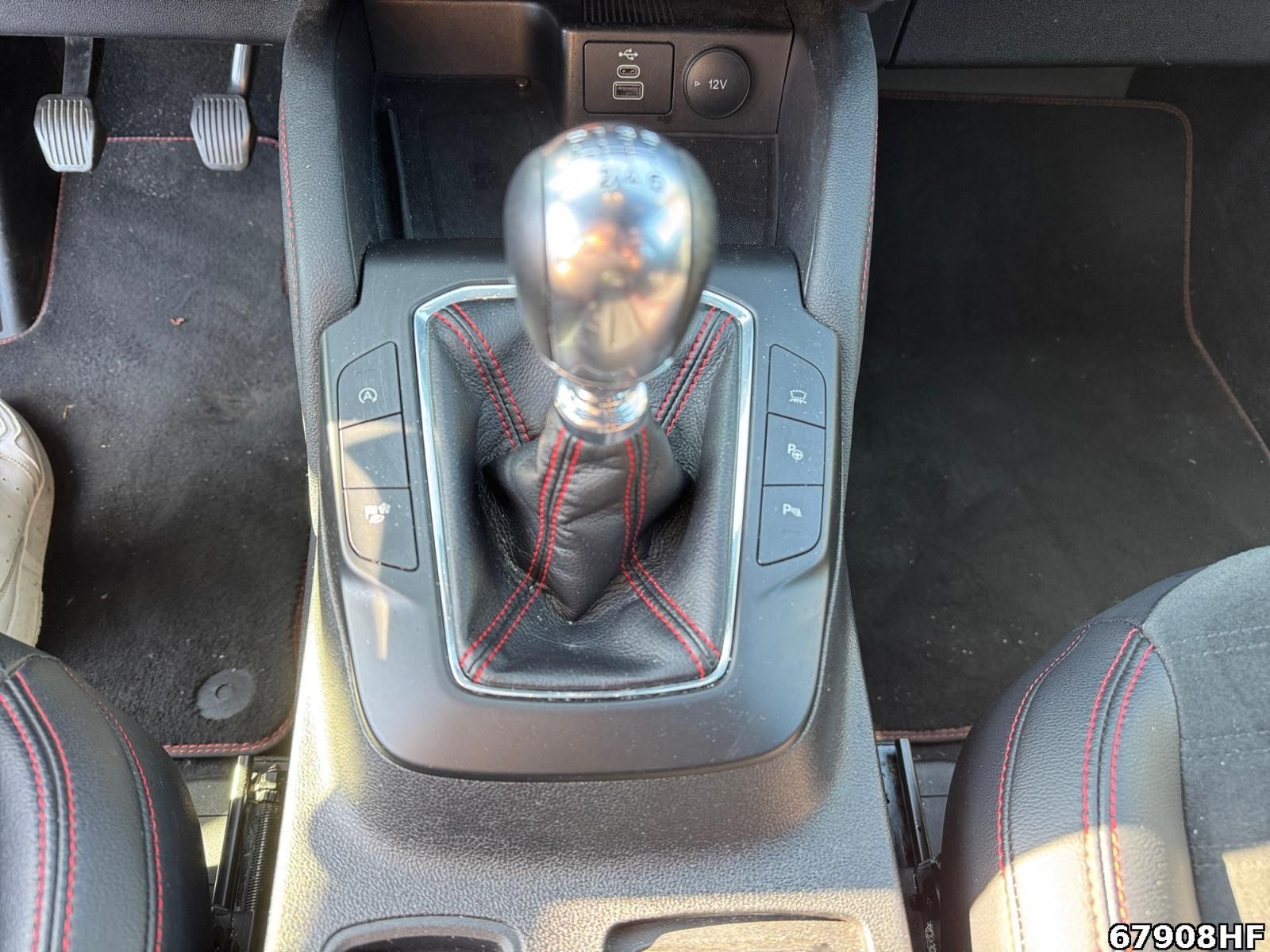 Fahrzeugabbildung Ford Kuga 2.0 EcoBlue Hybrid ST-Line
