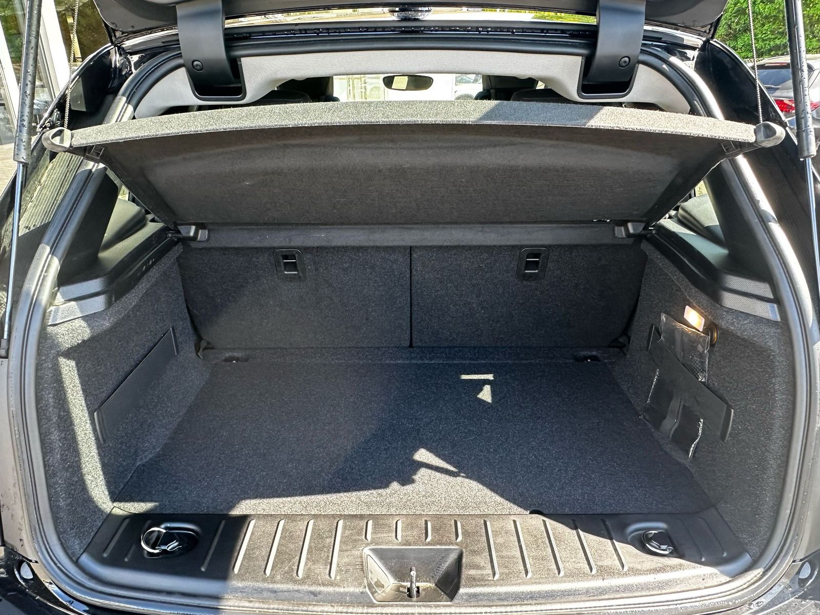 Fahrzeugabbildung BMW i3 s 120Ah PANO+NAVI+LED+SITZHZ+KAMER+TEMP+DAB+M