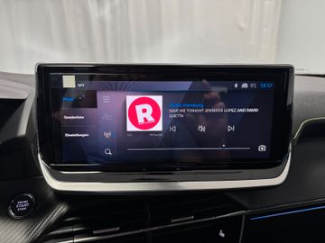 Peugeot 2008 Hybrid 145 GT Exclusive AHK 360Grad Kam.