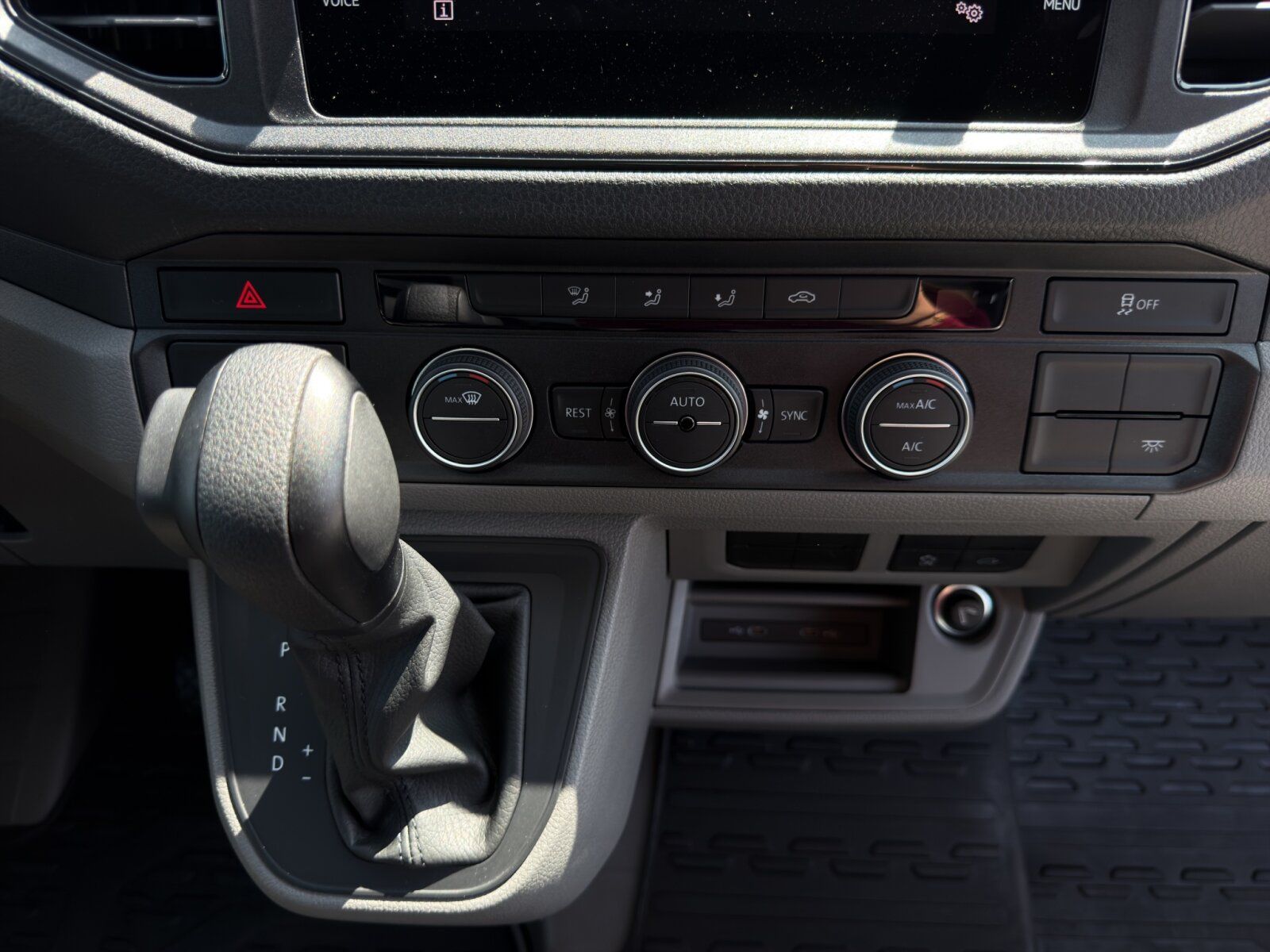 Fahrzeugabbildung Volkswagen Crafter 35 Koffer 2.0 TDI Ladebordwand