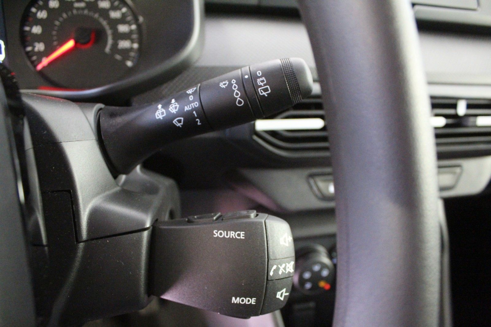 Fahrzeugabbildung Dacia Sandero SCe 65 Essential*Klima*Media Display*