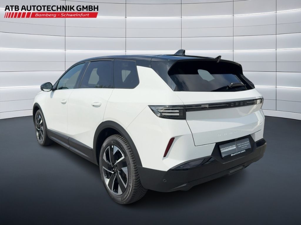 Fahrzeugabbildung Opel Grandland GS, AHK, Allwetter, 360 Grad Kamera, e