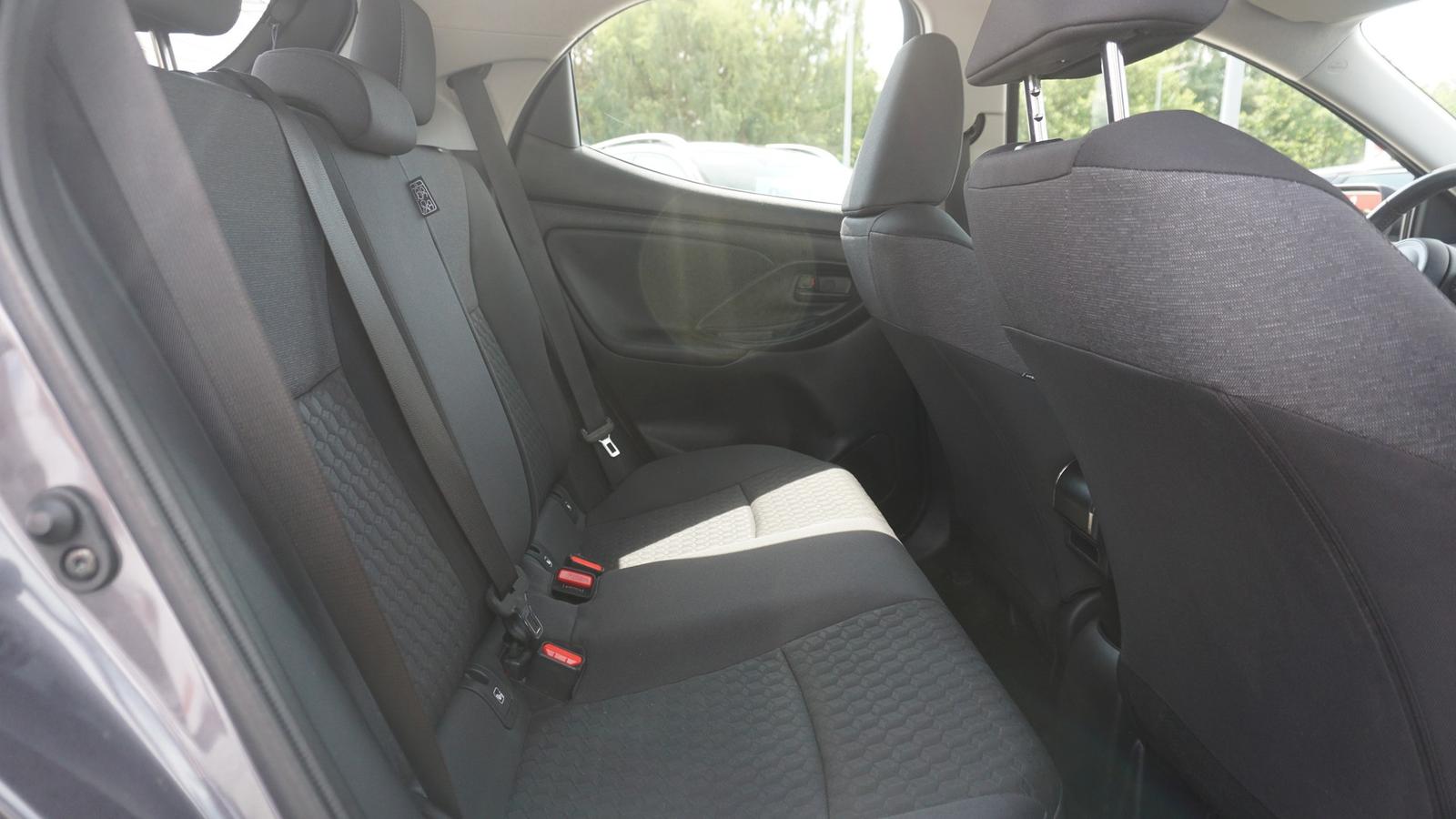 Toyota Yaris 1.5 Team Deutschland LED Tempomat Kamera
