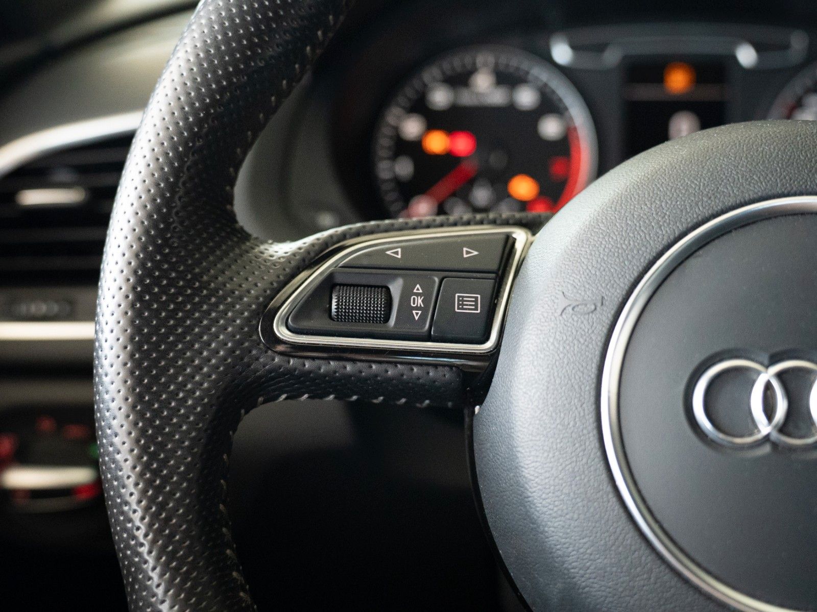 Fahrzeugabbildung Audi Q3 2.0 TFSI quattro AUTOM./ALLRAD/SITZHEIZUNG