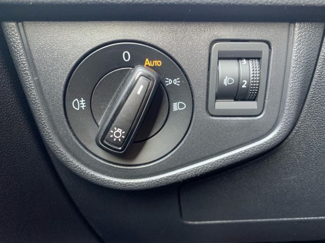 Taigo Life 1.0 TSI 70kW 5-Gang PDC vo. & hi. DAB