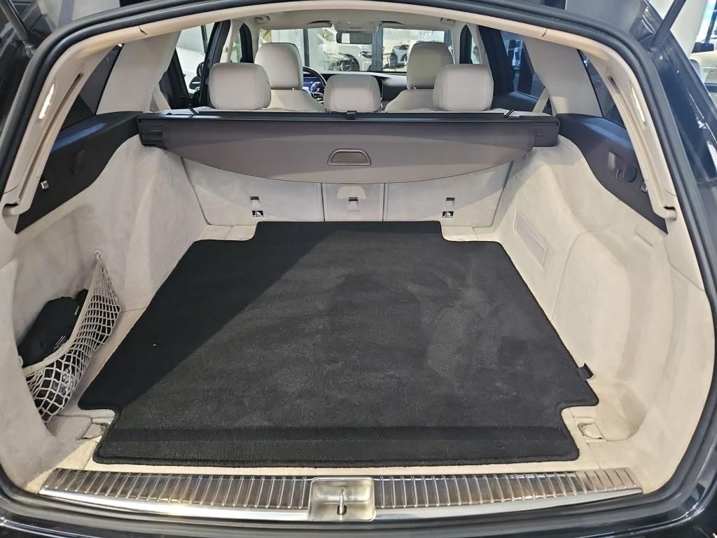 Fahrzeugabbildung Mercedes-Benz E 400 d T 4M AMG Pano Airmatic Massage Burmester
