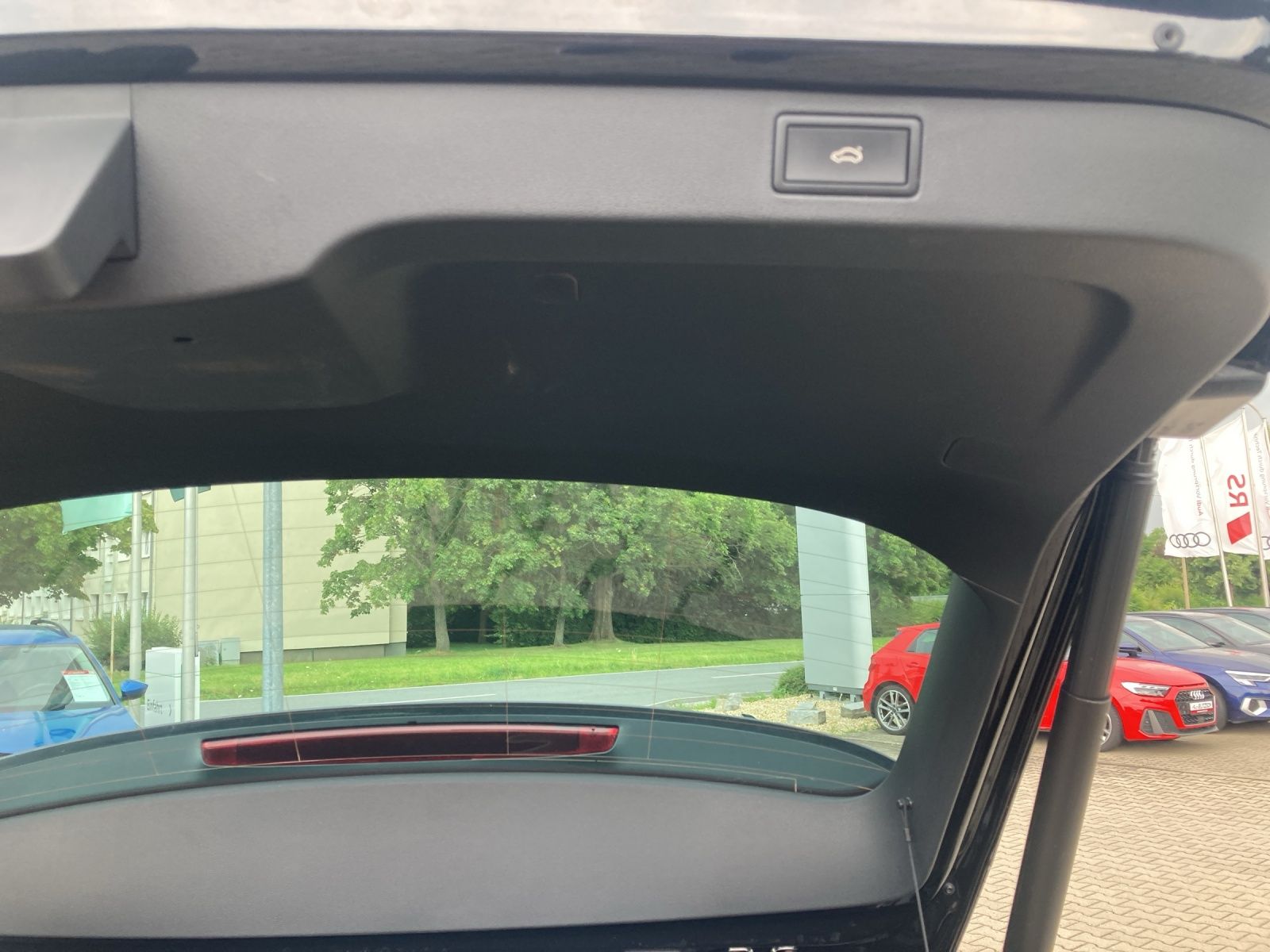 Fahrzeugabbildung SKODA Kamiq TSI Selection DSG Matrix Navi Pano AID ACC