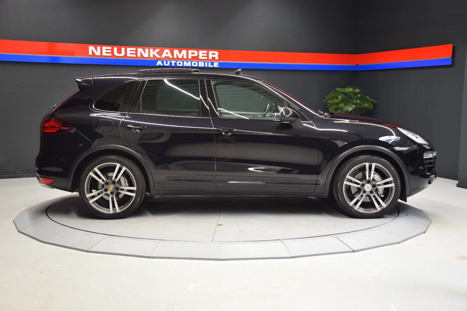 Fahrzeugabbildung Porsche Cayenne S V8 Diesel Leder Pano Bose Kamera 21"