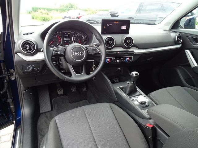 Q2 30 TFSI advanced / Komfort-Paket Plus