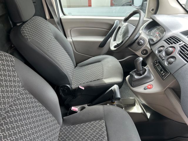 Fahrzeugabbildung Mercedes-Benz Vito Kasten eVito 111/112 lang+NaviZB+PDC+SHZ+