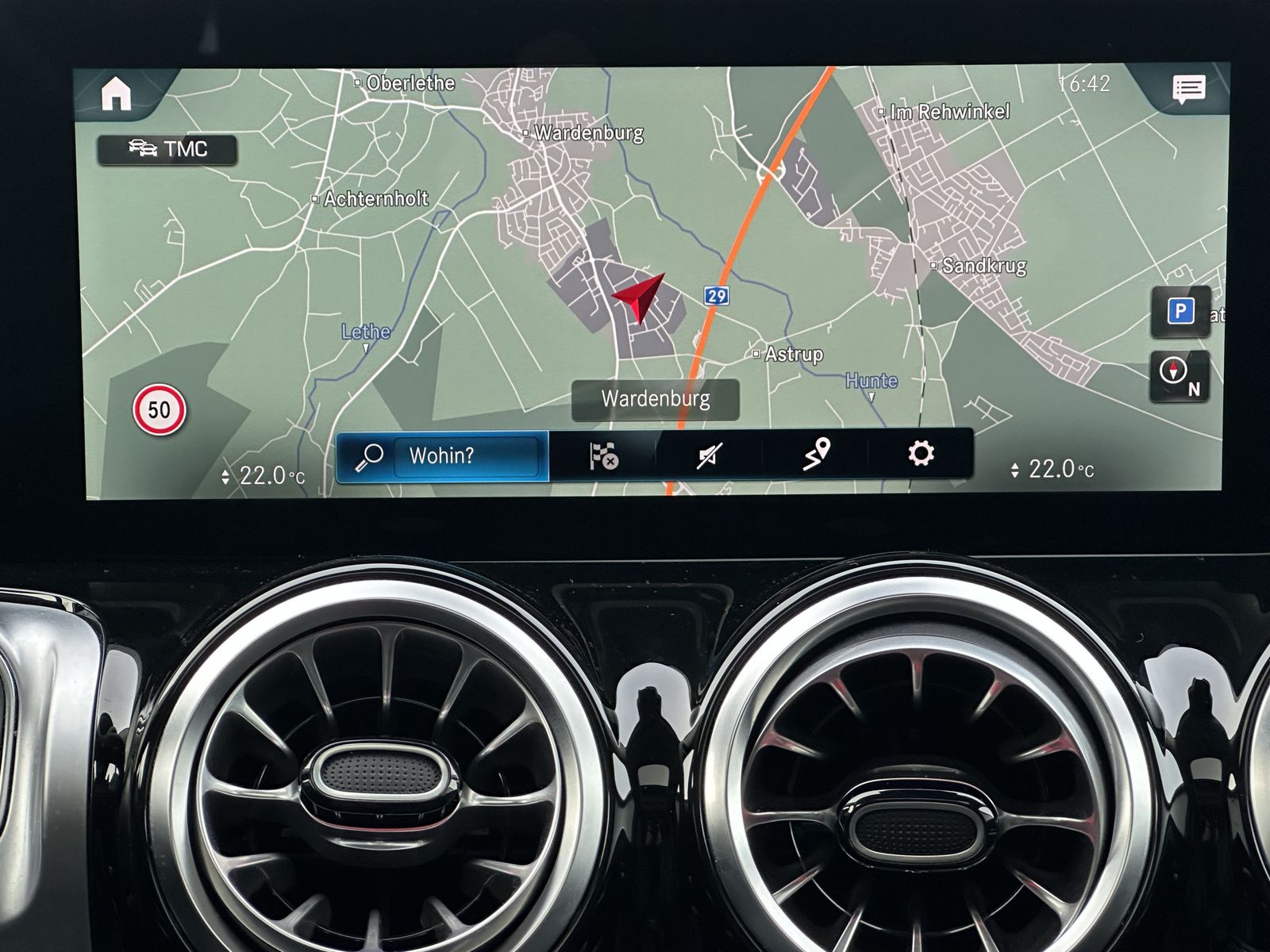 Fahrzeugabbildung Mercedes-Benz GLB 220d 4Matic AMG-Line NAV+LED+PANO+18ZO+360°
