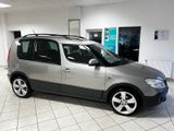 Skoda Roomster Scout Plus Edition Navi Panorama16´´Alu - Skoda Roomster: Scout