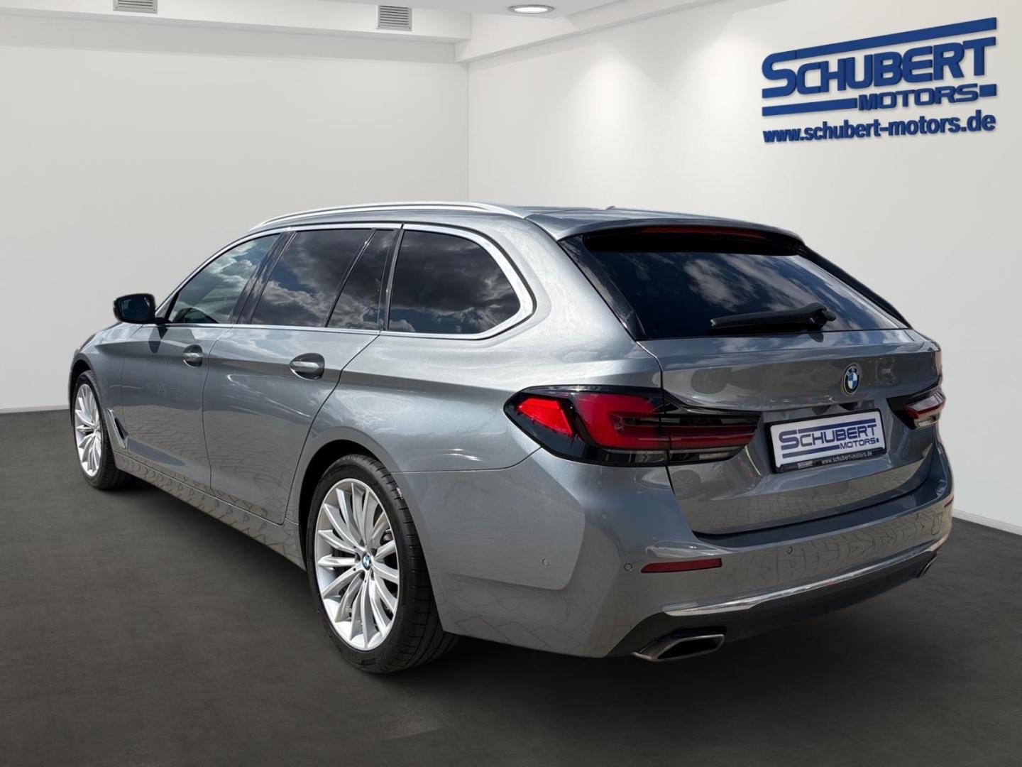 BMW 530 d Touring Luxury Line HuD 360° AHK Laser 4-Z