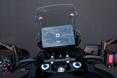 CFMOTO 800 MT ES + 3 tlg. Kofferset + elektr. Fahrwerk