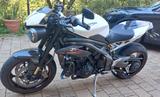 Triumph Speed Triple RS weiß / carbon - Offers matching your search criteria