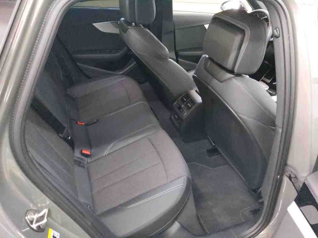 AUDI A4 2024