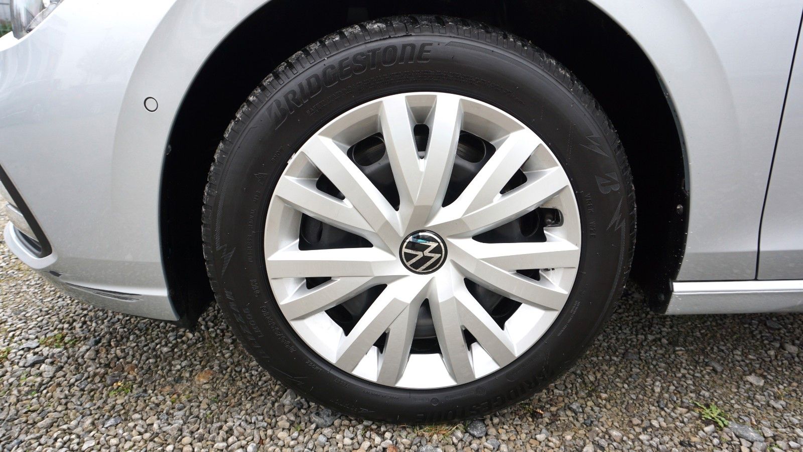 Fahrzeugabbildung Volkswagen Golf VIII Variant Style, Navi,LED,HUD,Kamera +WR