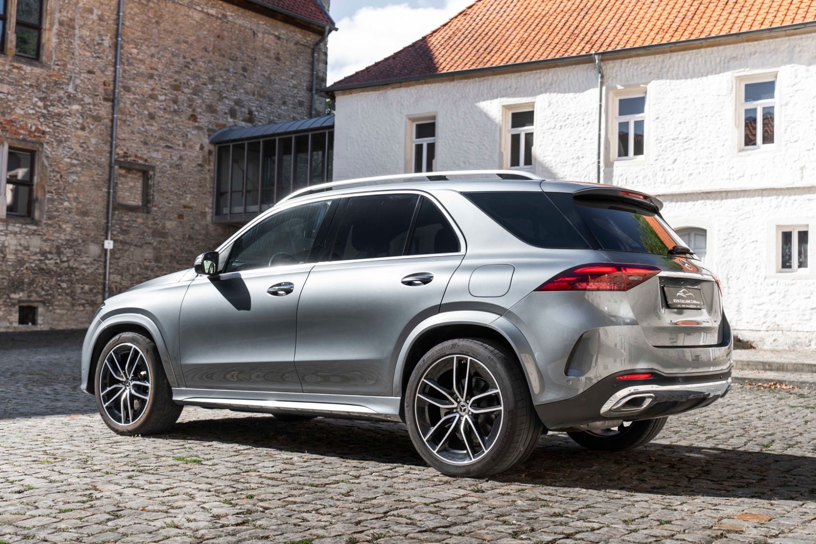Fahrzeugabbildung Mercedes-Benz GLE 350de 4Matic AMG 3D KAM BURMESTER ACC LUFT