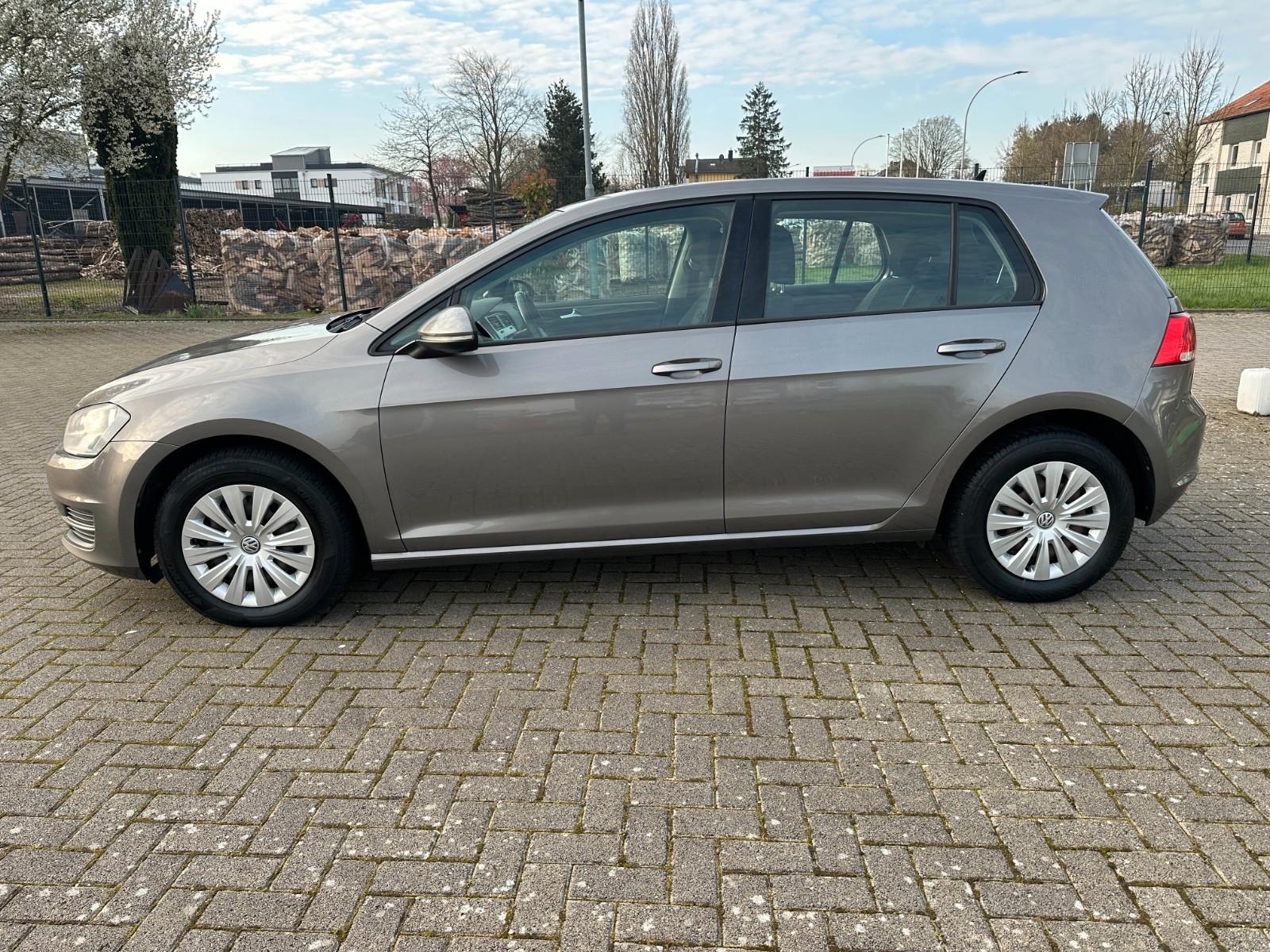 Volkswagen Golf VII Lim. Automat*Abstandstempo*Navi