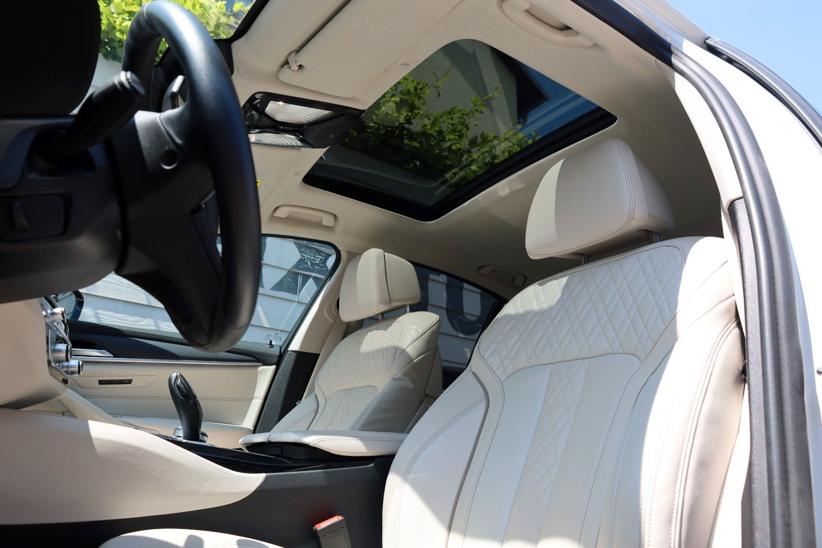 Fahrzeugabbildung BMW 545e xDrive Luxury Line,Navi,SD,4xSH,Kam,AHK,+WR