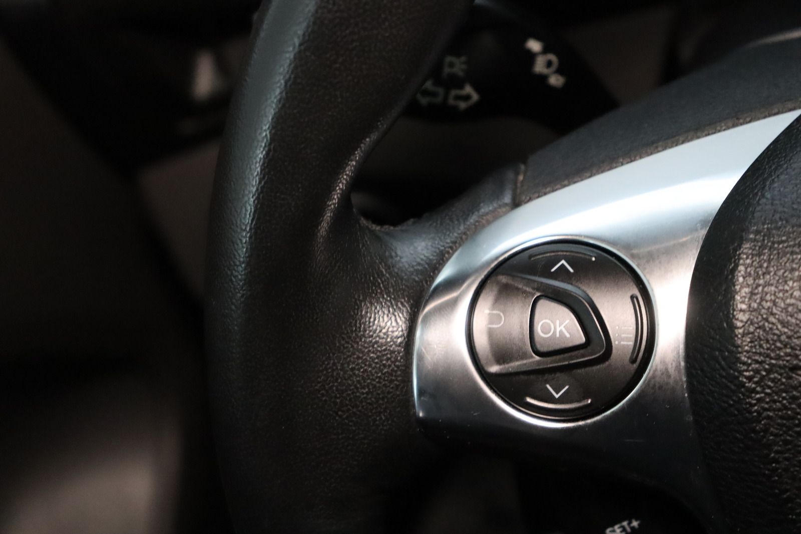 Fahrzeugabbildung Ford Grand Tourneo Connect 1.5 ECOBLUE Titanium