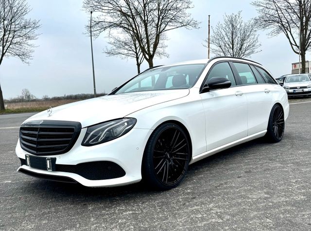 Mercedes-Benz E 220d T Model Sport Night Paket