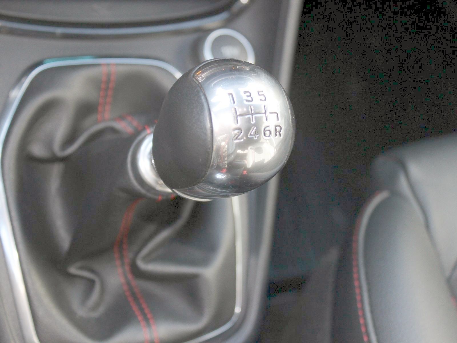 Fahrzeugabbildung Ford Puma ST-Line X 1,0 EcoBoost Mild Hybrid