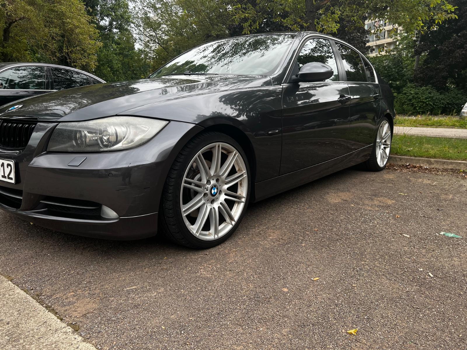 BMW 330