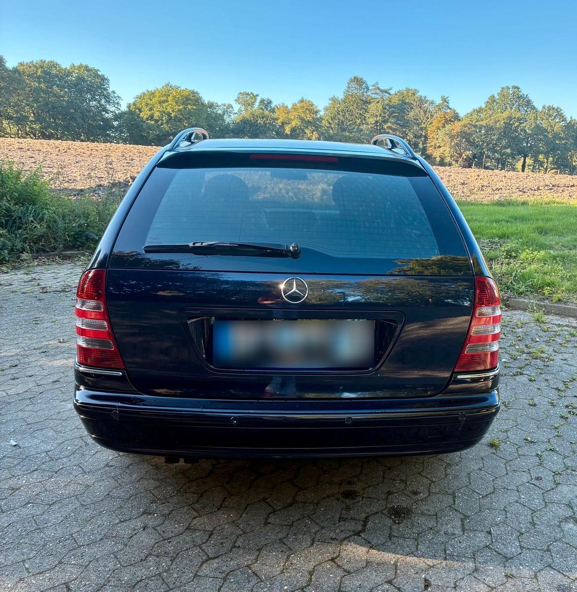 Mercedes-Benz C220 2005 — двигун 150 HP (110kW)