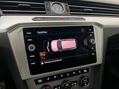VW Passat Variant / MASSAGE/ ACC / GARANTIE / AHK /
