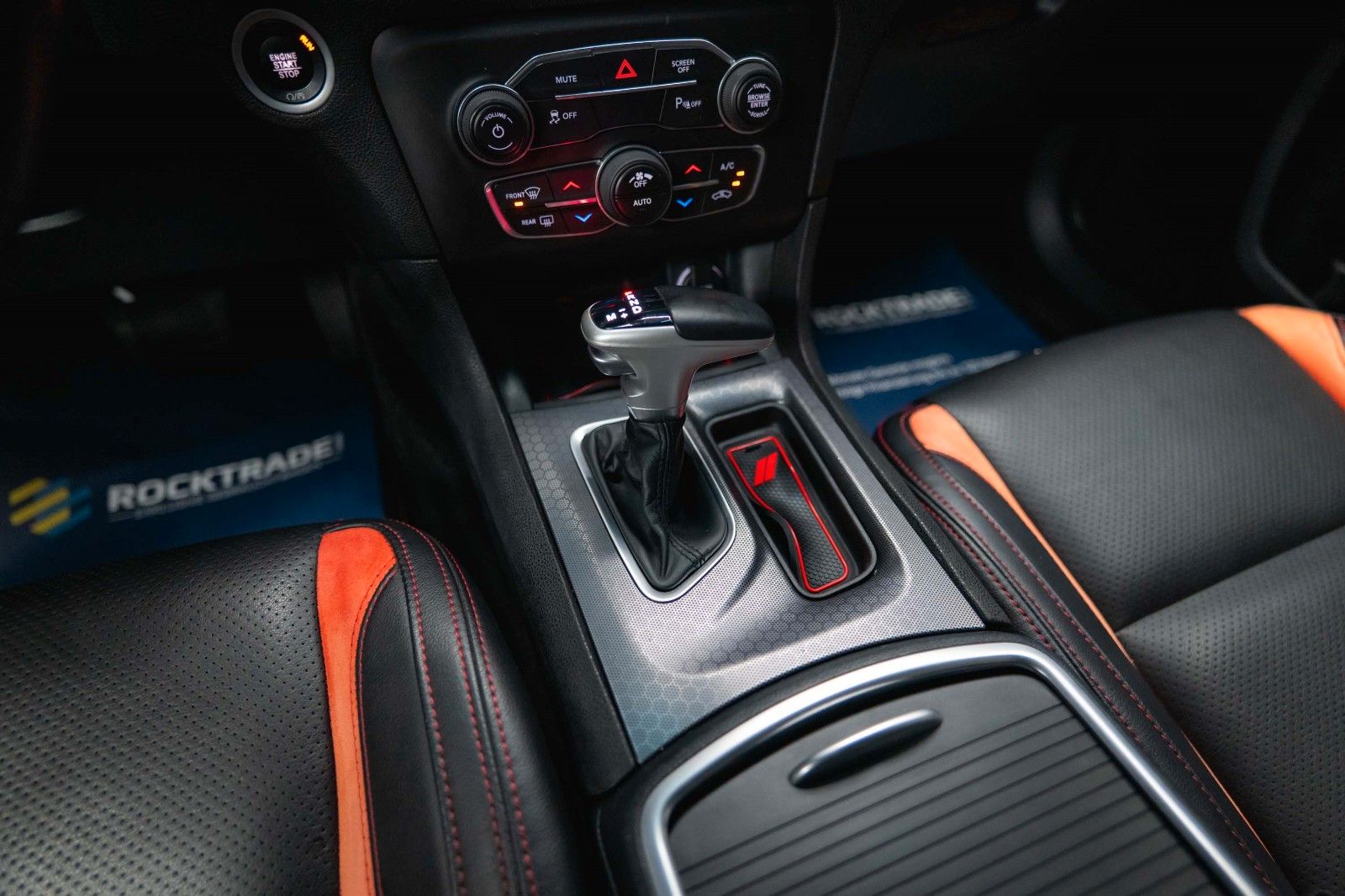Fahrzeugabbildung Dodge Charger 3.6 FULL SRT Night Package *LED*Kamera*
