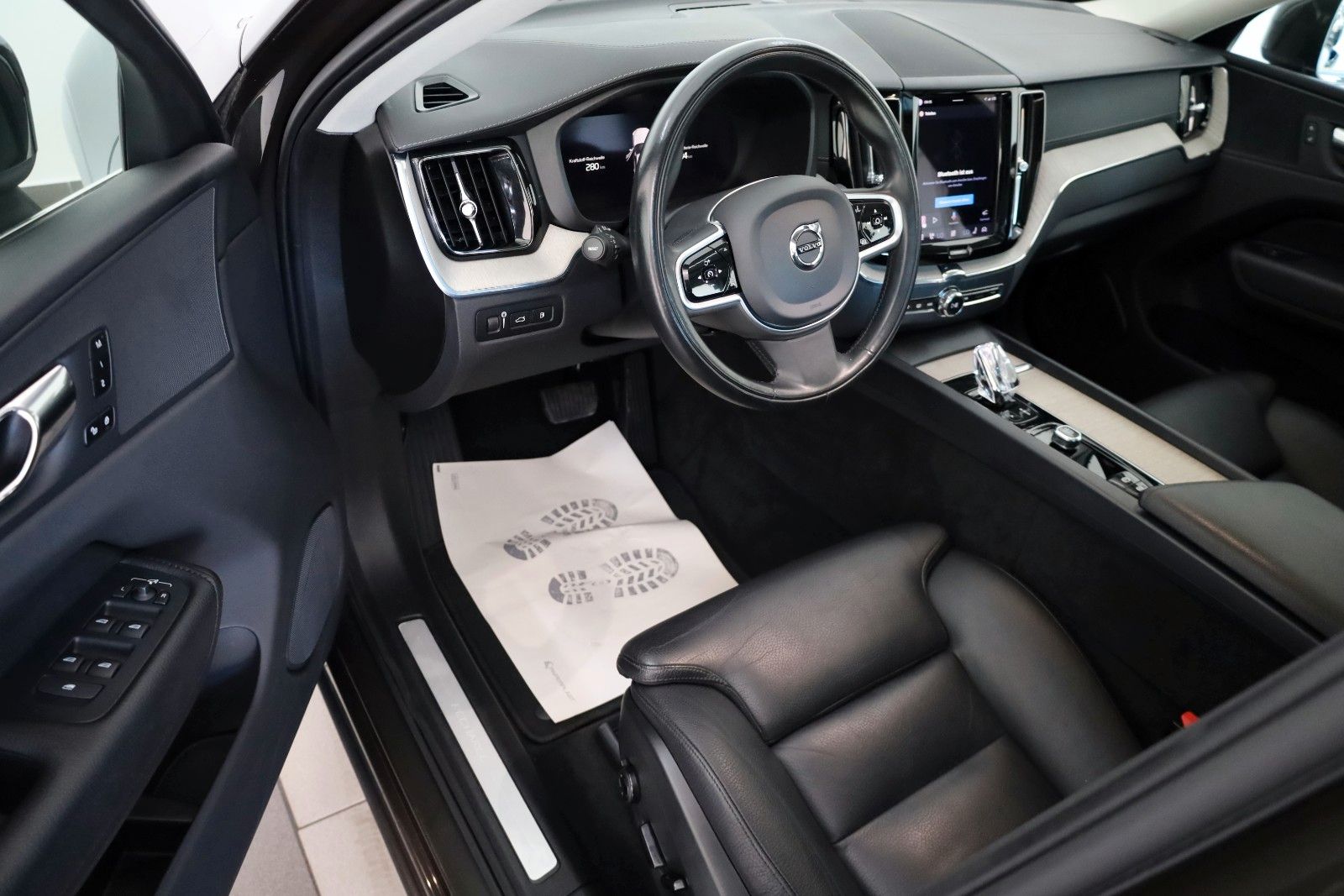 Fahrzeugabbildung Volvo XC60 T6 AWD Inscription,Leder,Navi,ACC,Panorama