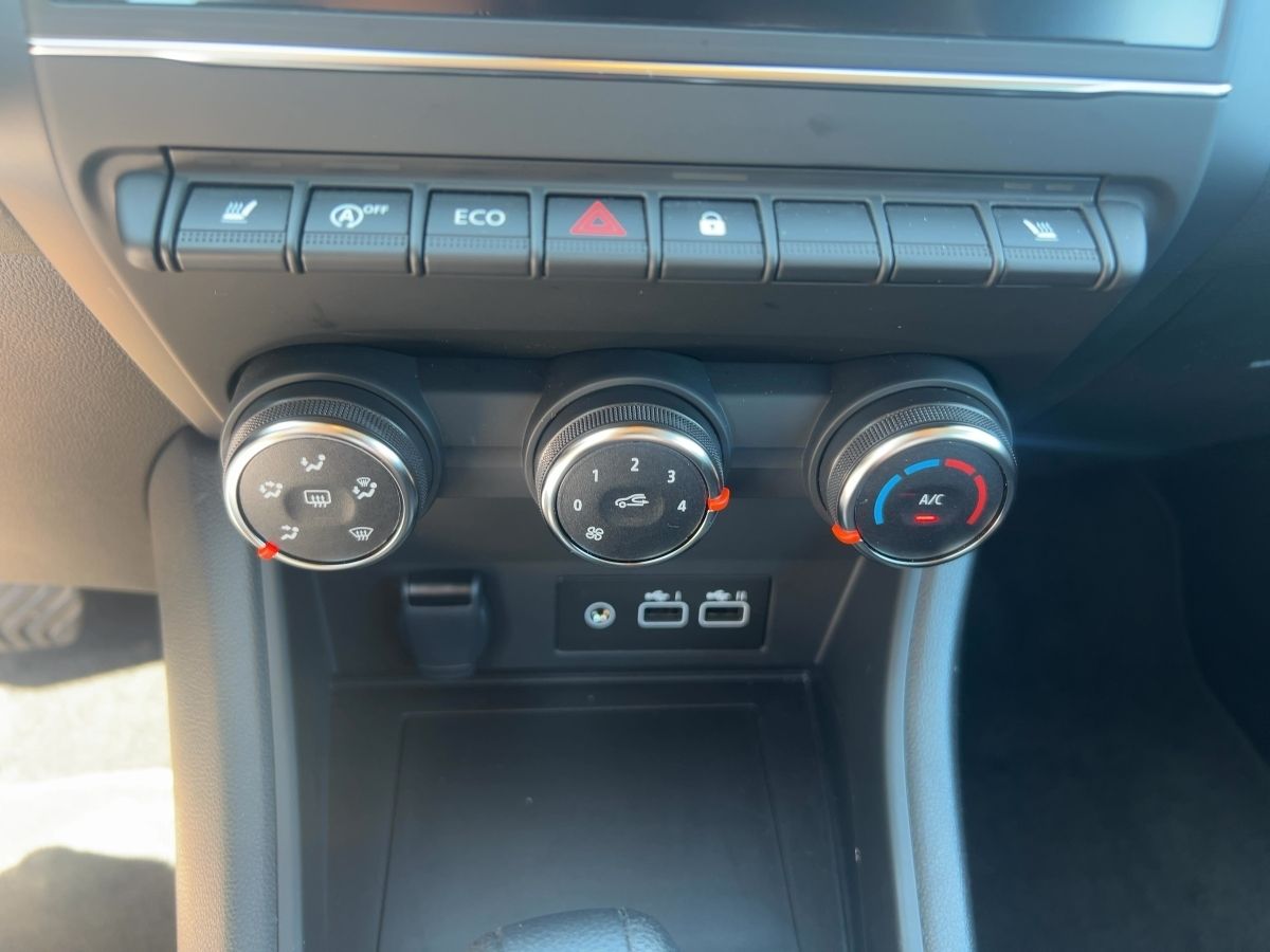 Fahrzeugabbildung Renault Captur EVOLUTION TCe 140 EDC SHZ