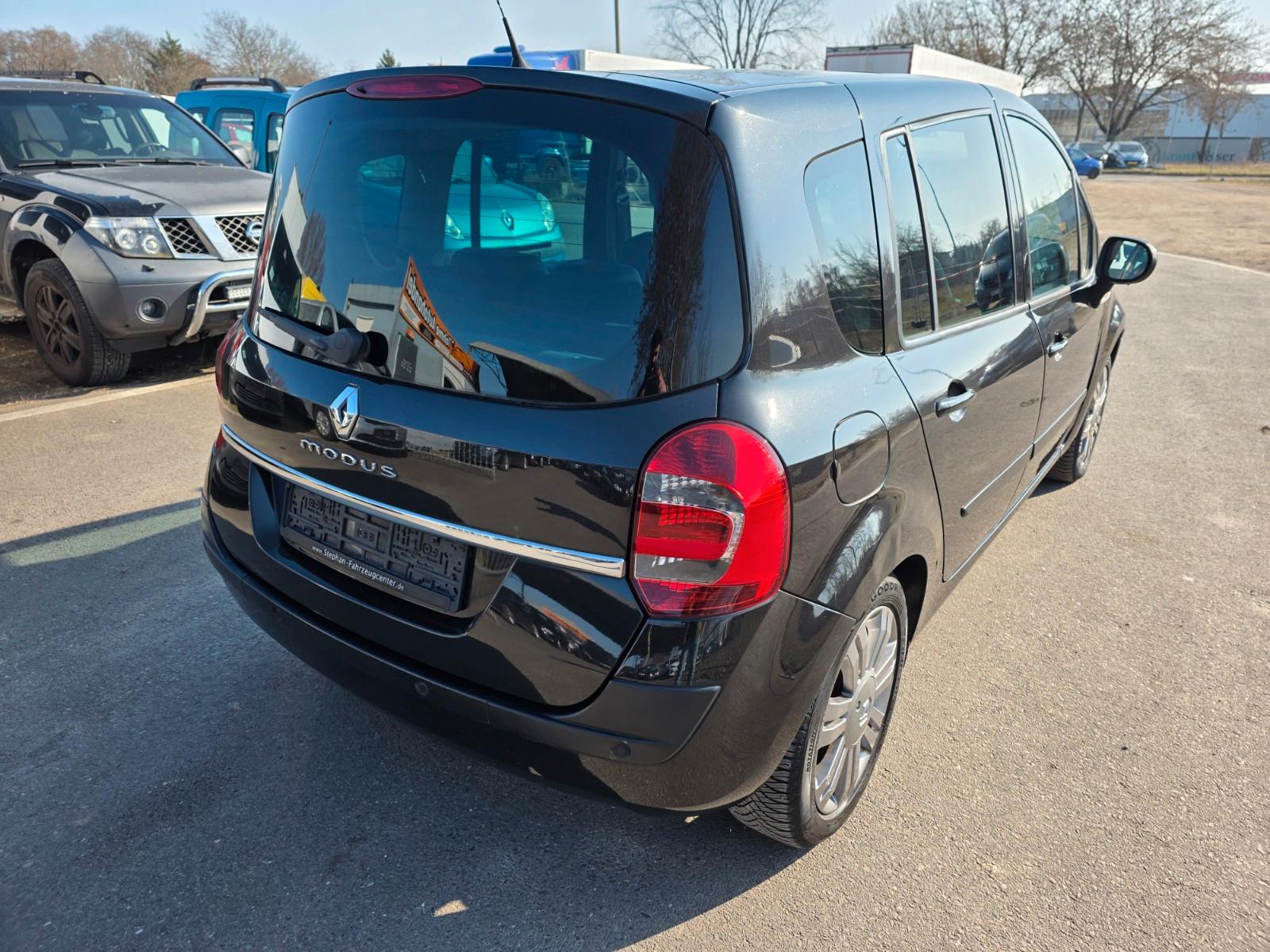 Renault Grand Modus Night & Day