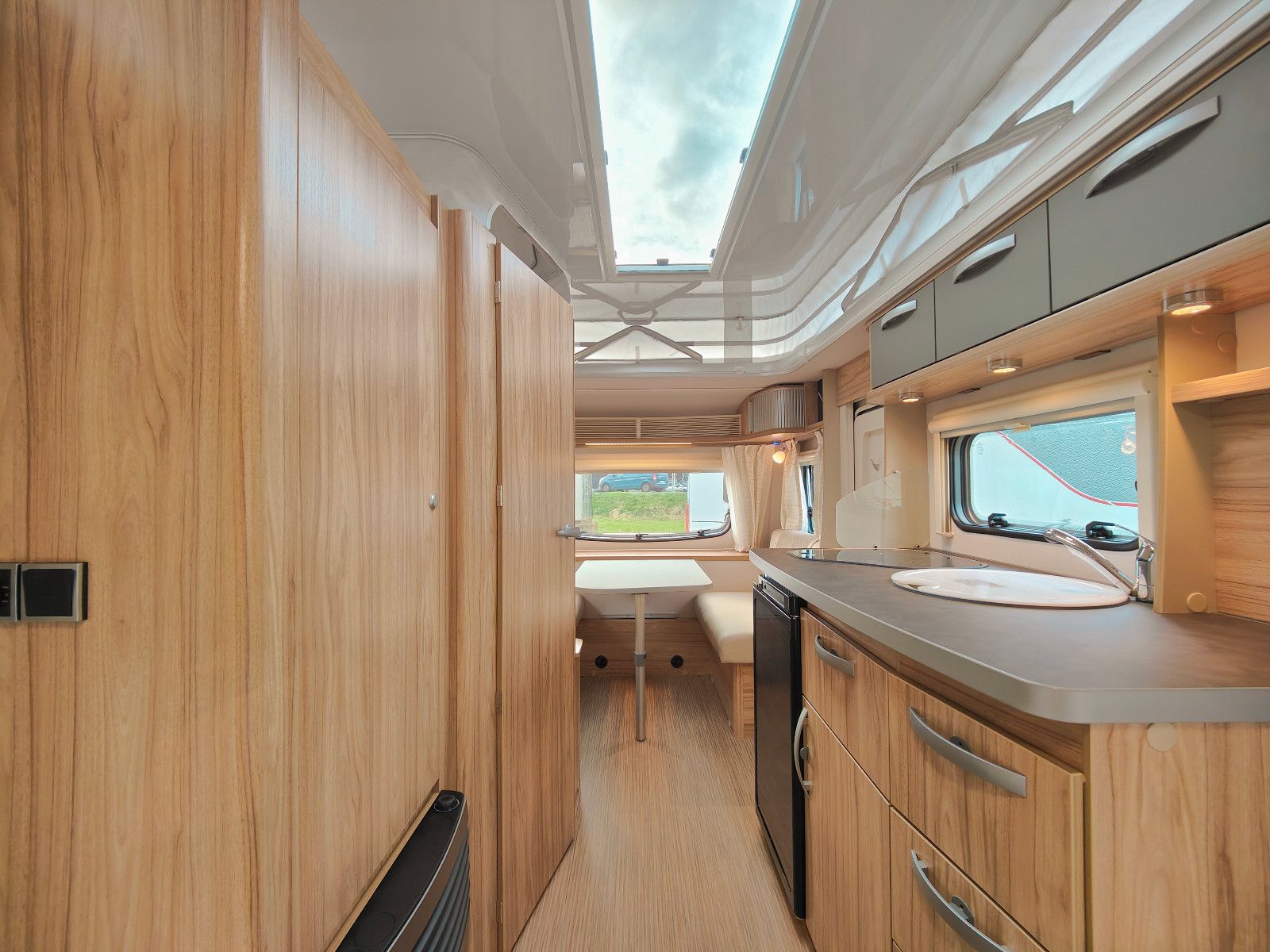 Fahrzeugabbildung HYMER / ERIBA / HYMERCAR Feeling 442 - 6.824€ Sparen!!!