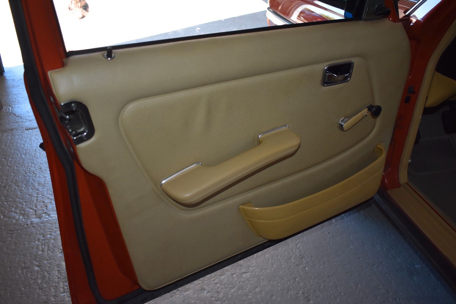 Fahrzeugabbildung Mercedes-Benz 250 6 Zylinder Benziner Zustand Top BRD H-Zulass