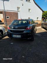 Opel Astra H 1.9CDTI 150PS Tüv neu bis 8.28 - Opel Astra mit Diesel-Antrieb: Coupe, 1.9
